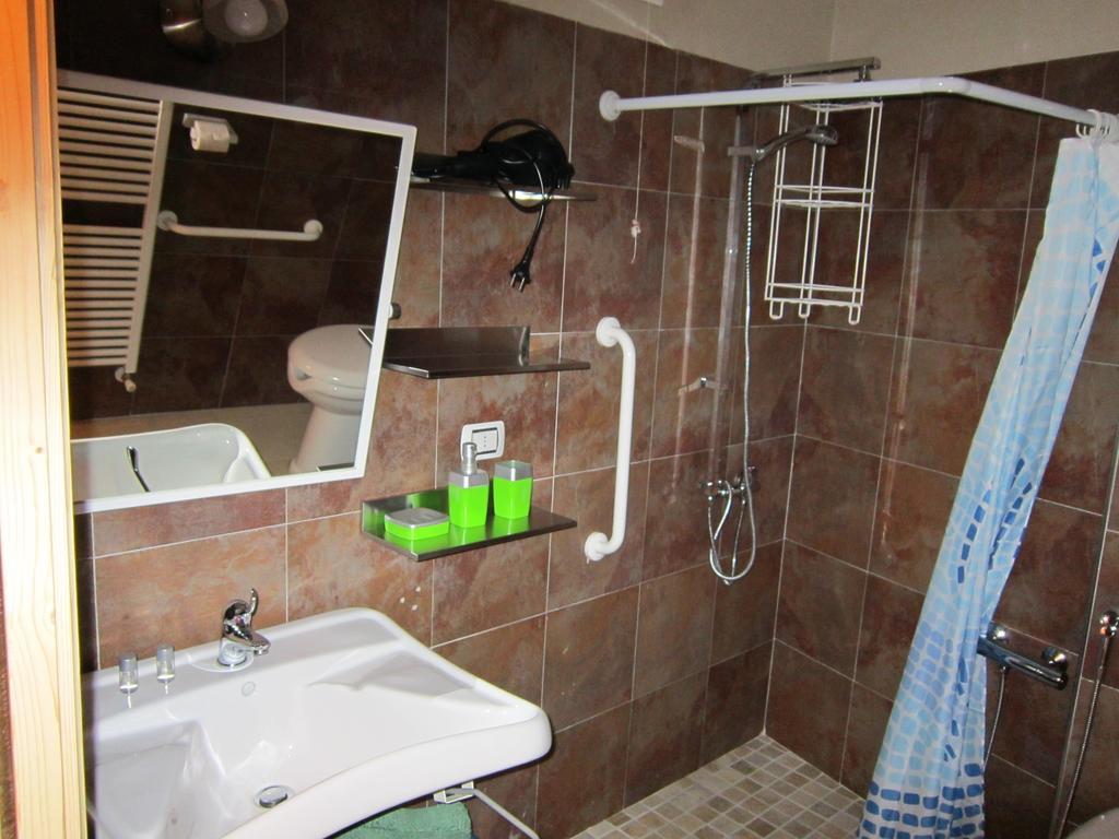 R&B La Gerla Blu Bed & Breakfast Tolmezzo Bagian luar foto