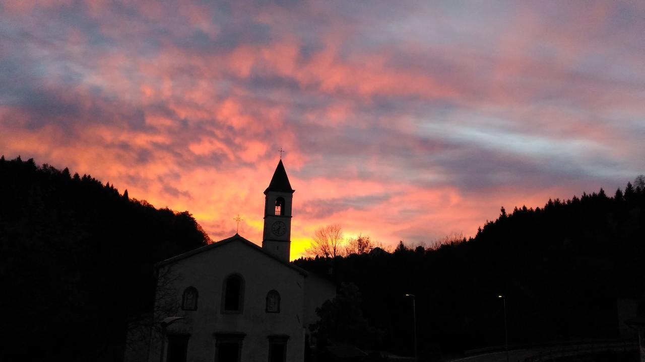 R&B La Gerla Blu Bed & Breakfast Tolmezzo Bagian luar foto